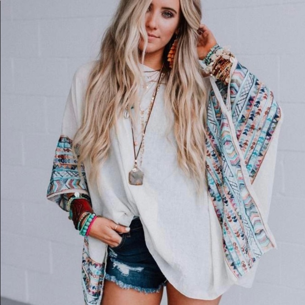 White Embroidered Sleeve Kimono